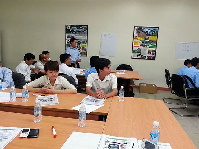 Kỹ năng bán hàng & chăm sóc Khách Hàng chuyên nghiệp - ISUZU (25 & 26.09.2014)